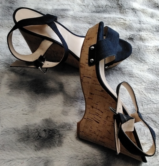 Nine West Strappy Blue Canvas Slingback Cork Heel.   Size 8.5 M - Picture 2 of 6